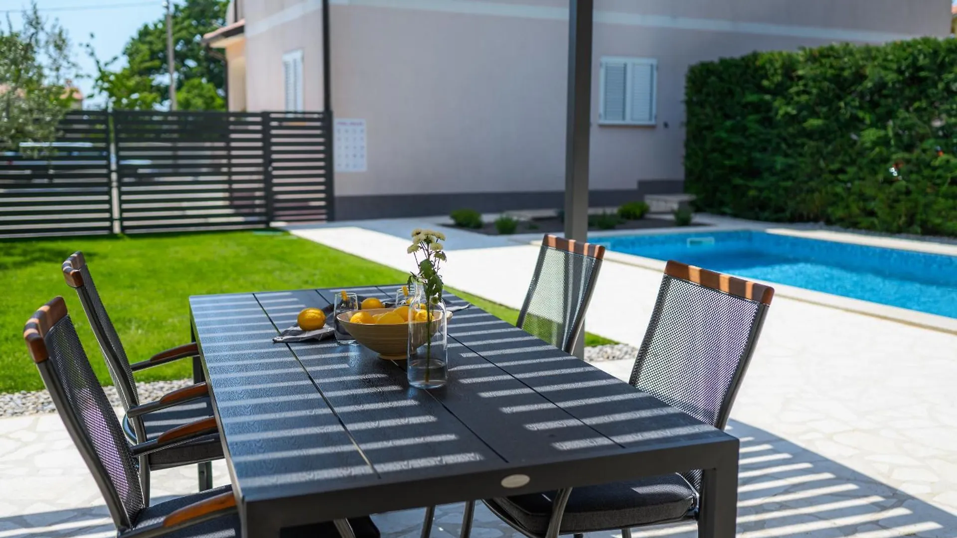 Kirmenjak Beautiful Villa Lakora With Pool In Porec 0*,